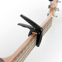 Carregar imagem no visualizador da galeria, Capotraste Moani Para Ukulele UCP01-BK